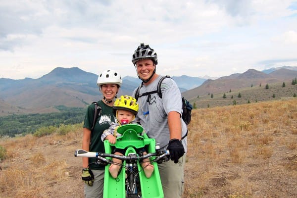 Bicycle ride with a baby: from newborns to newborns to toddler