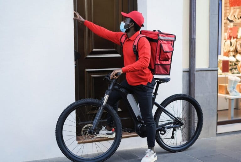 Lyft expands delivery and driving fleet of e-bike driving
