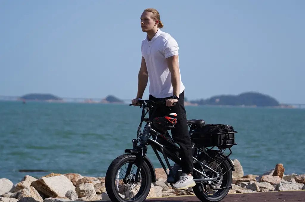 The Safety Benefits of Using a Throttle on E Bikes.webp