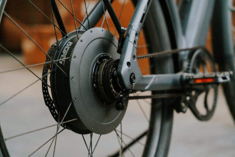 E-Bike Motor Types: Hub vs. Mid-Drive Comparison 4 E-Bike Motor Types: Hub vs. Mid-Drive Comparison