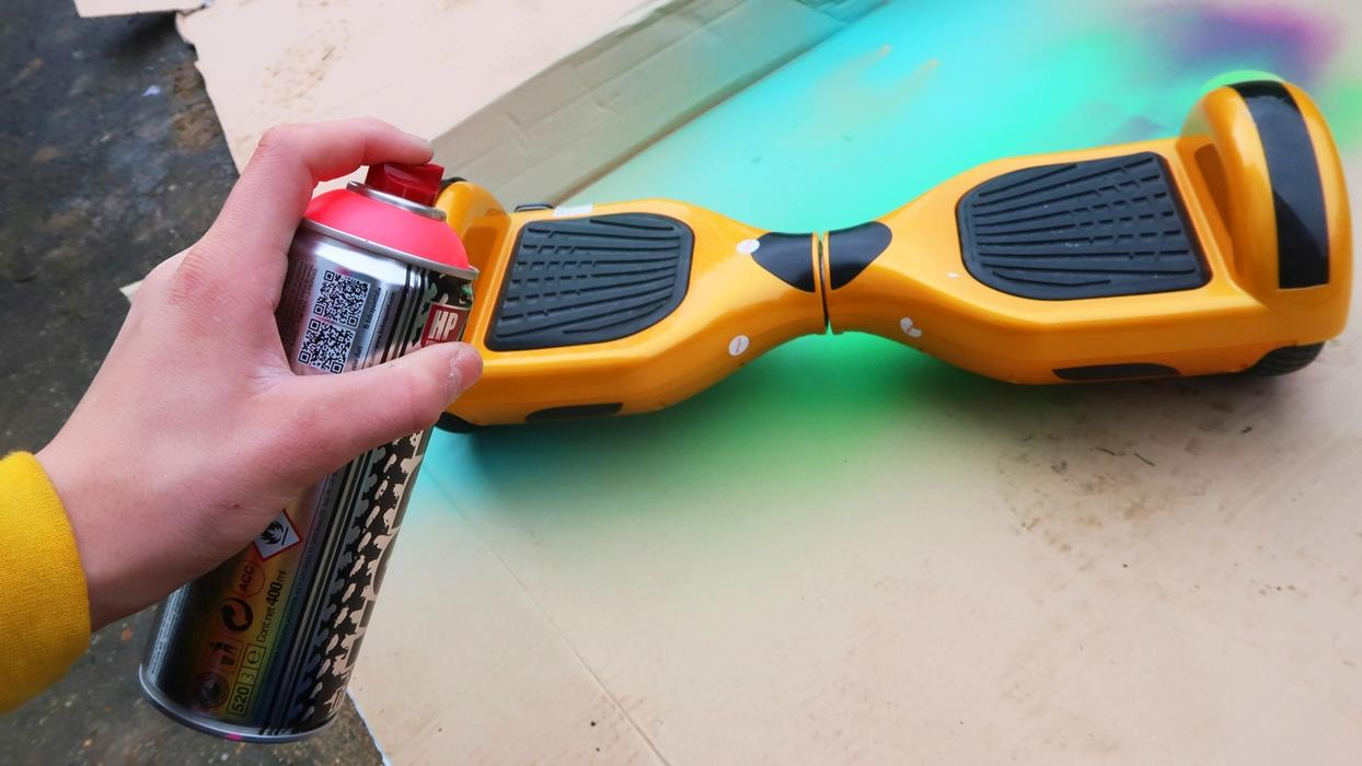 How to adjust Hoverboard? Design with pictures and stickers 1 Ways to Customizing Hoverboard.webp