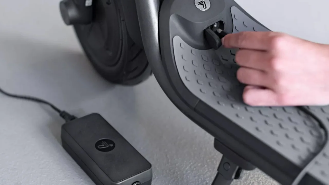 Why segway ninebot does not fill: 7 usual reasons 1 Why is Segway Ninebot not charging.webp