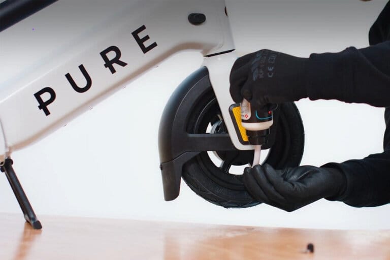 How to insert puncture prevention fluid into your electric scoo – Pure Electric 8 How to insert puncture prevention fluid into your electric scoo – Pure Electric