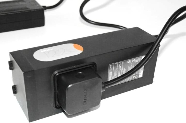 Quick charger in 2 hours for 122 Whw rechargeable battery of Mix/Mix Pro underwater scooters 39 Quick charger in 2 hours for 122 Whw rechargeable battery of Mix/Mix Pro underwater scooters