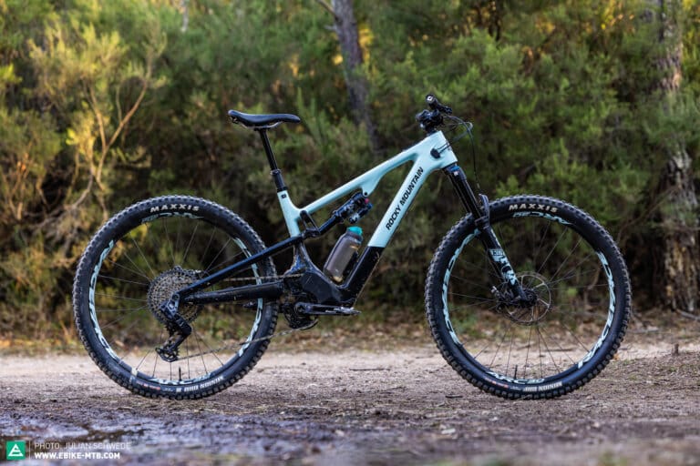 The Best E-Mountain Bike of 2025? Rocky Mountain Instinct Powerplay SL Carbon 70 on Test 10 The Best E-Mountain Bike of 2025? Rocky Mountain Instinct Powerplay SL Carbon 70 on Test