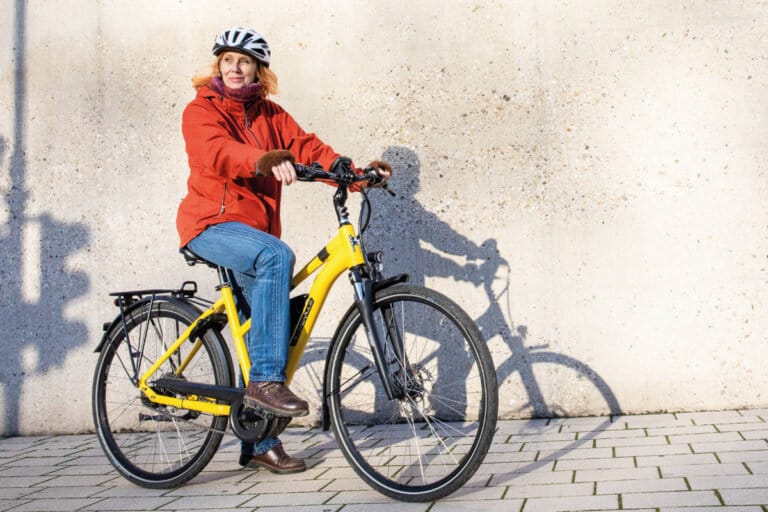 Riding an ebike for the first time: practical tips for beginners